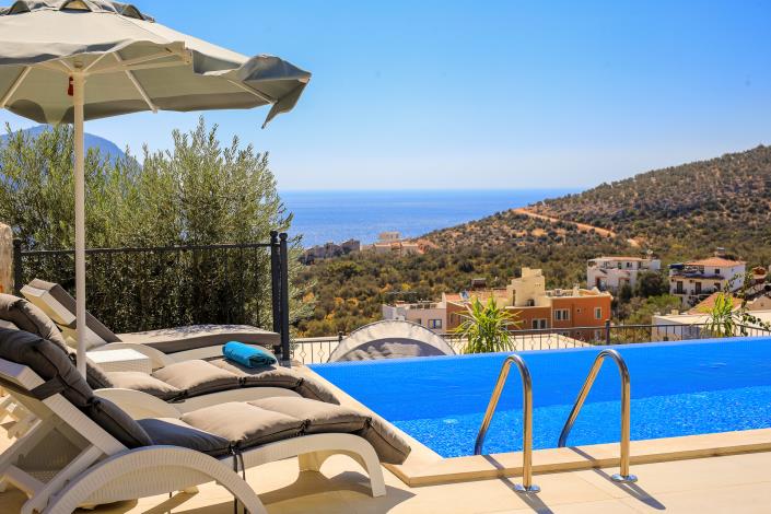 Image No.52-4 Bed Villa / Detached for sale