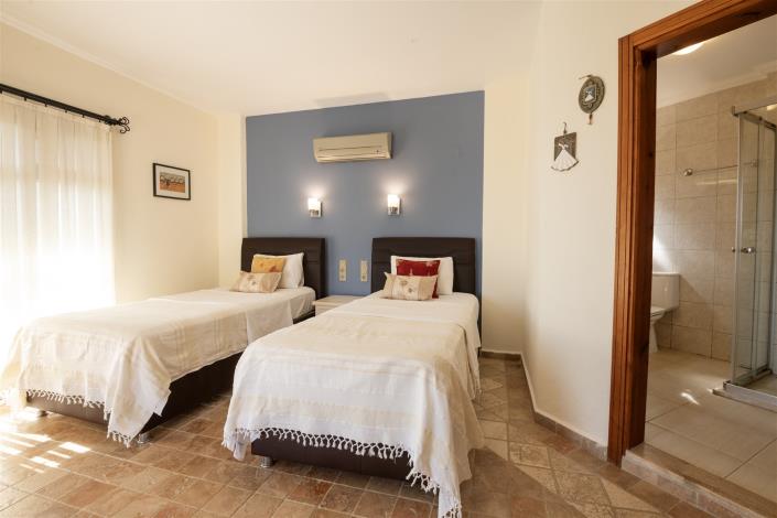 Image No.21-3 Bed Villa / Detached for sale