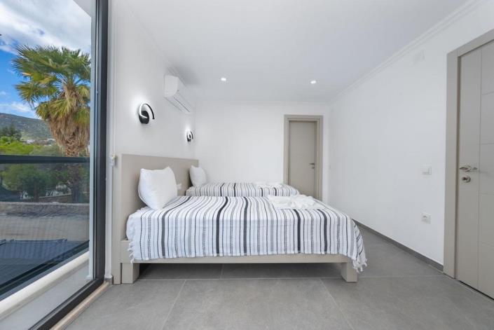 Image No.15-3 Bed Semi-Detached for sale