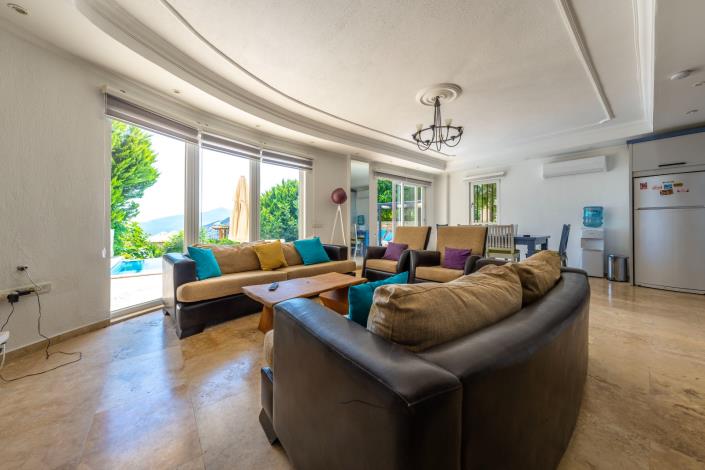 Image No.9-3 Bed Villa / Detached for sale