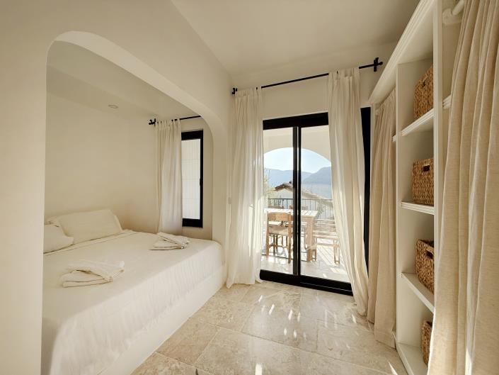 Image No.19-4 Bed Villa / Detached for sale