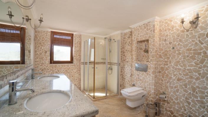 Image No.12-4 Bed Villa / Detached for sale