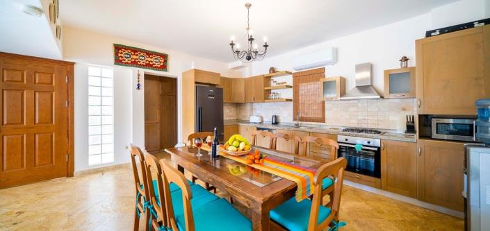 Image No.39-4 Bed Villa / Detached for sale