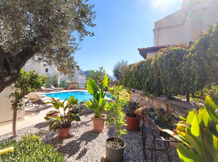 Image No.9-3 Bed Semi-Detached for sale