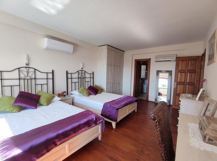Image No.14-3 Bed Semi-Detached for sale