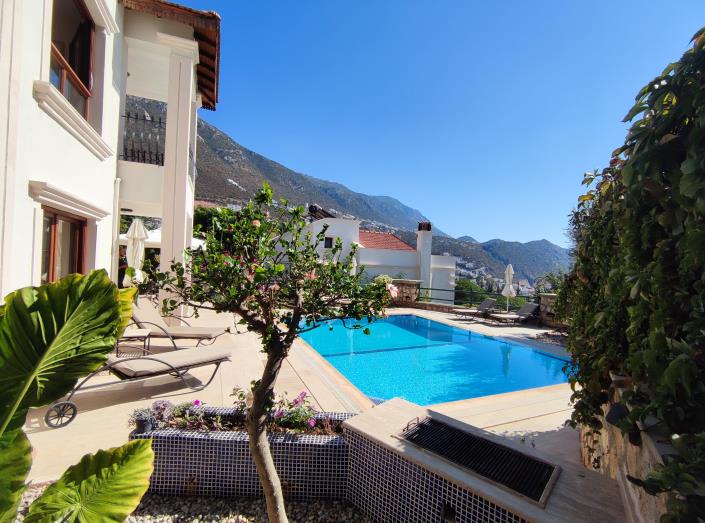 Image No.18-3 Bed Semi-Detached for sale