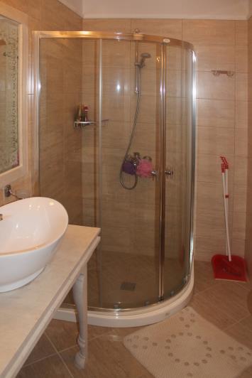 Image No.24-3 Bed Apartment for sale