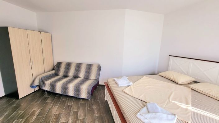 Image No.7-2 Bed Property for sale