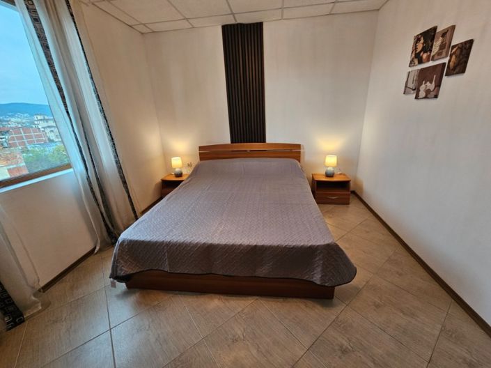 Image No.3-2 Bed Property for sale