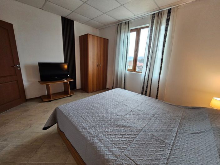 Image No.6-2 Bed Property for sale