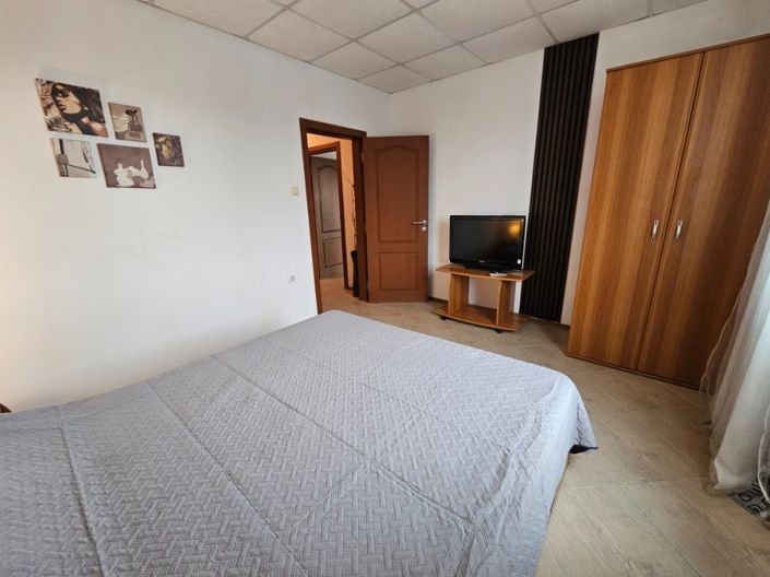 Image No.7-2 Bed Property for sale