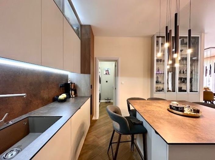 Image No.7-2 Bed Property for sale