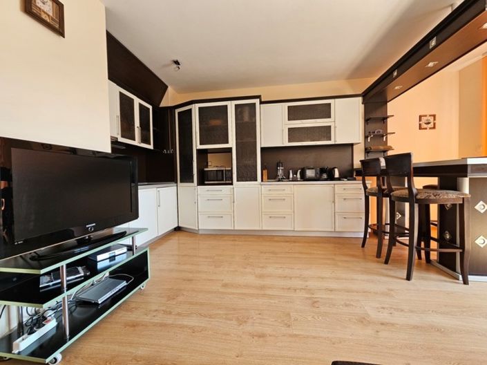 Image No.7-2 Bed Property for sale