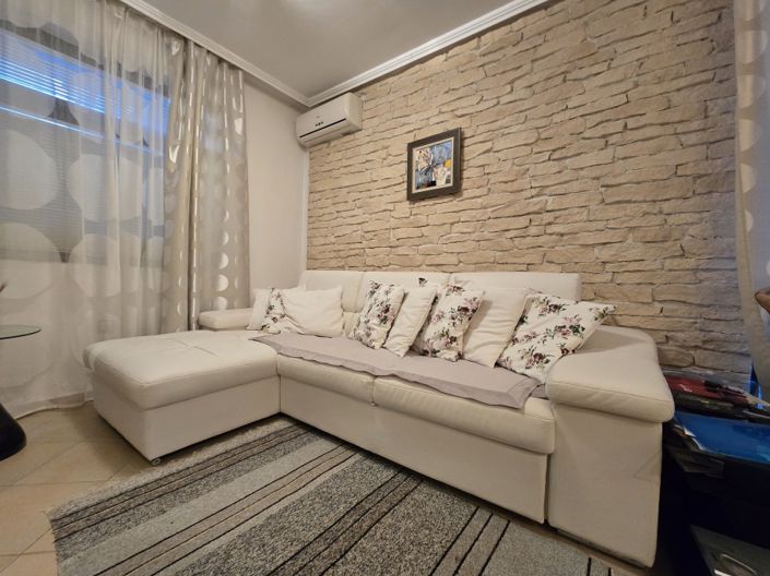 Image No.1-Propriété de 1 chambre à vendre à Sarafovo