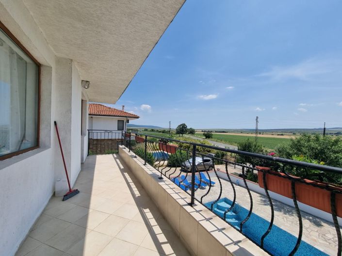 Image No.5-3 Bed Property for sale