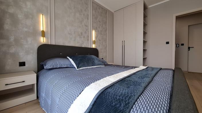 Image No.14-2 Bed Property for sale