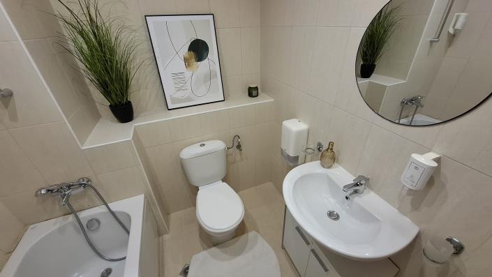 Image No.15-2 Bed Property for sale