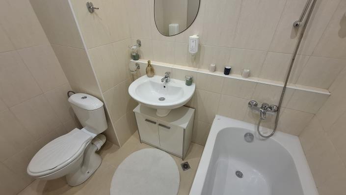 Image No.18-2 Bed Property for sale