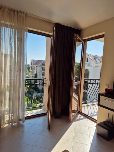 Image No.12-1 Bed Property for sale