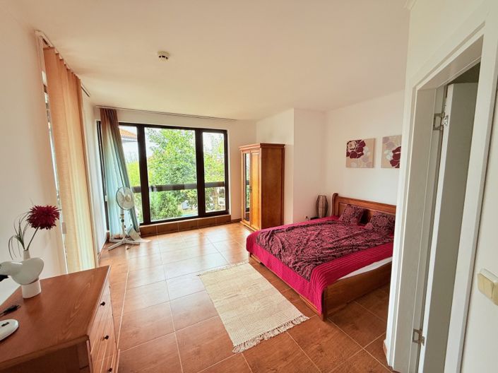 Image No.7-2 Bed Property for sale