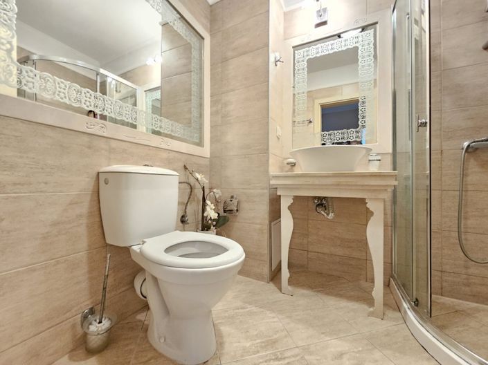 Image No.5-1 Bed Property for sale