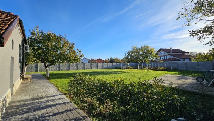 Image No.4-2 Bed Property for sale