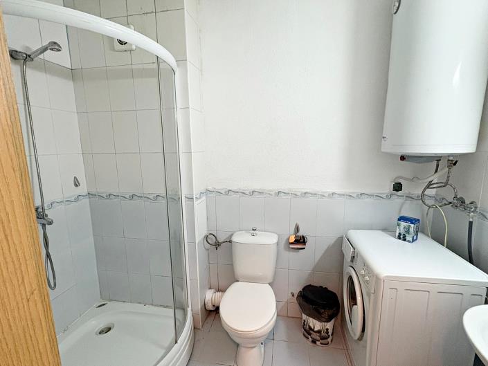 Image No.17-1 Bed Property for sale