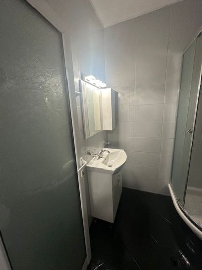 Image No.6-1 Bed Property for sale