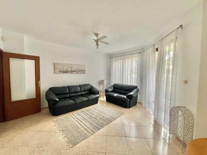 Image No.9-2 Bed Property for sale