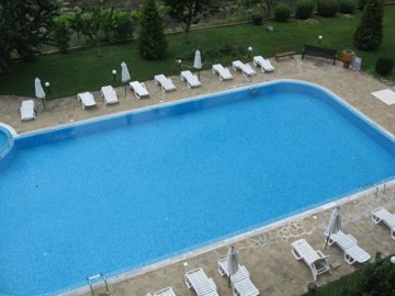 1 - Aheloy, Property