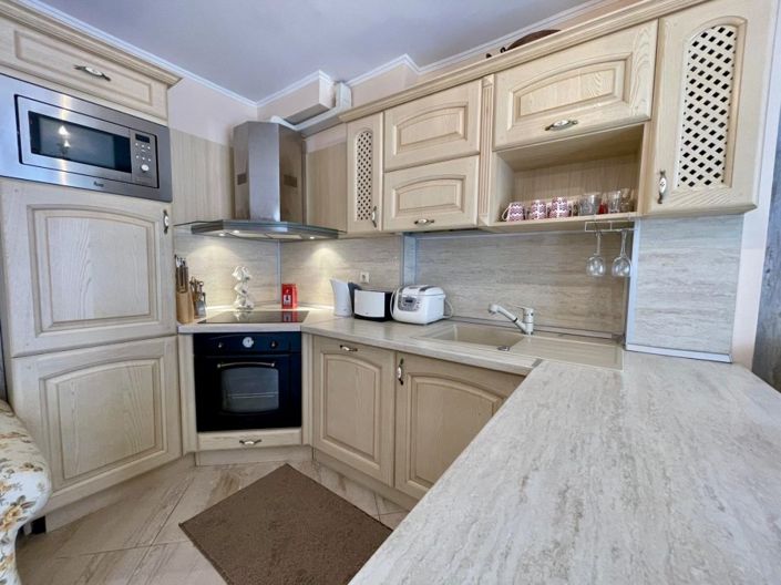 Image No.6-2 Bed Property for sale