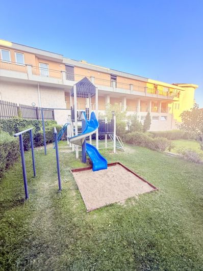 Image No.7-2 Bed Property for sale