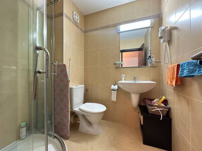 Image No.5-1 Bed Property for sale