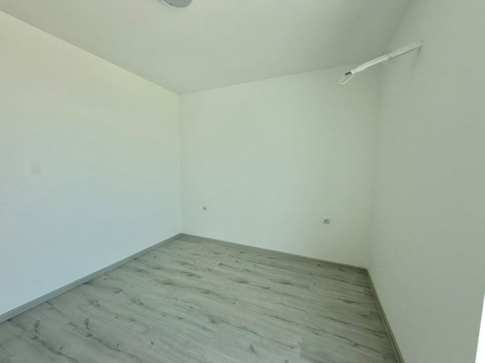 Image No.7-1 Bed Property for sale