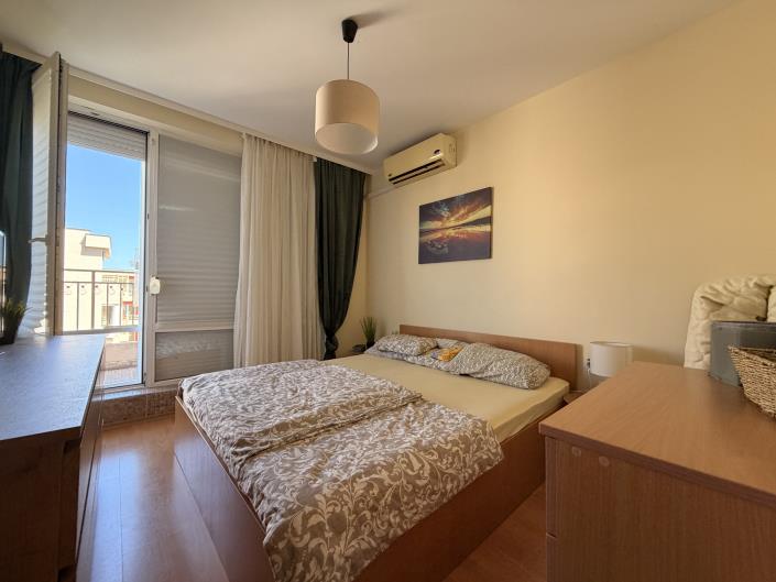 Image No.10-1 Bed Property for sale