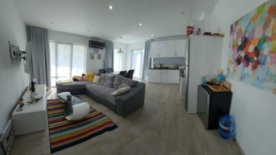1 - St Vlas, Property