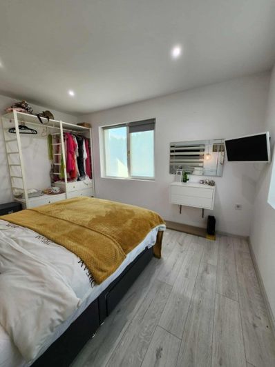 Image No.6-2 Bed Property for sale