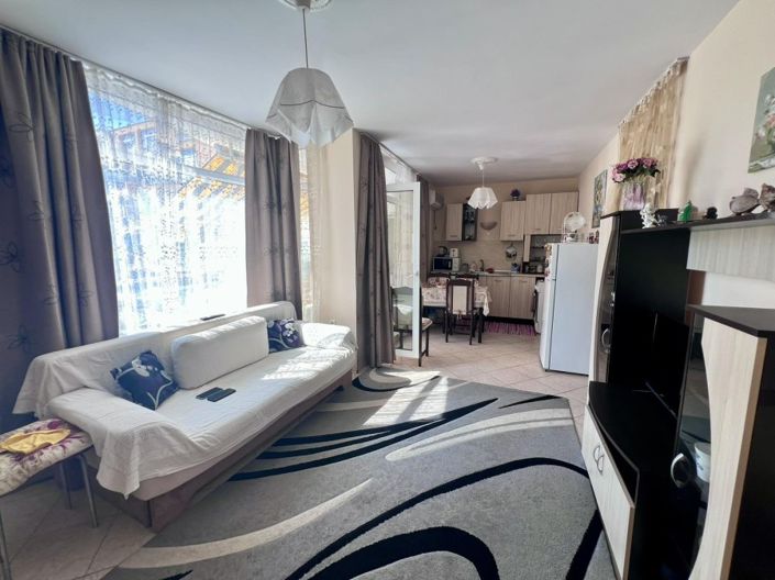 Image No.3-2 Bed Property for sale