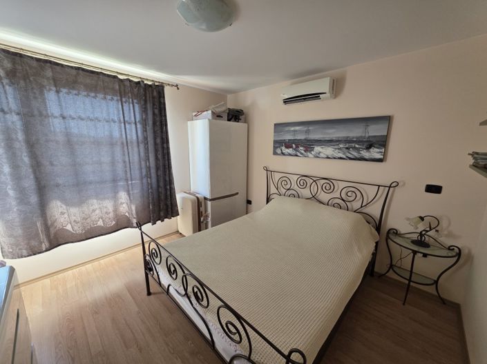 Image No.2-1 Bed Property for sale