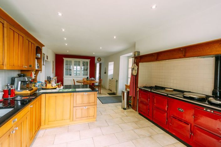 Image No.7-5 Bed Property for sale