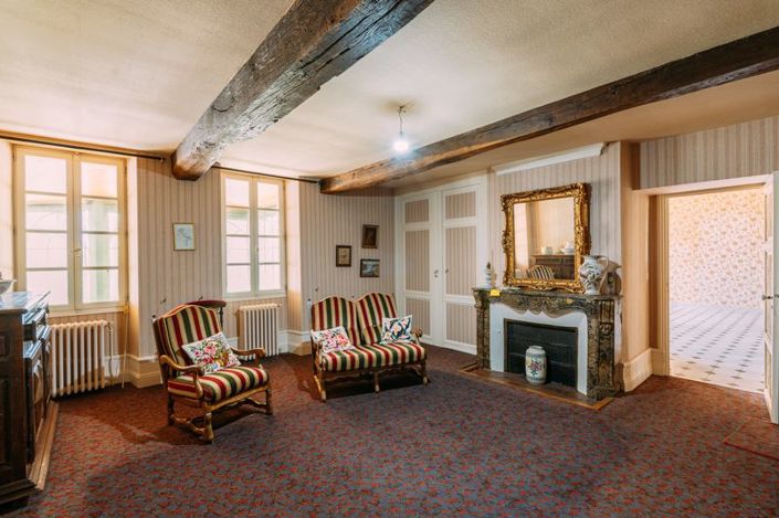 Image No.10-9 Bed Country House for sale