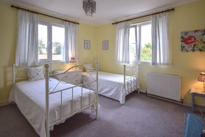 Image No.30-9 Bed House for sale