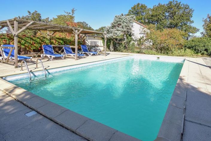 Image No.4-9 Bed House for sale