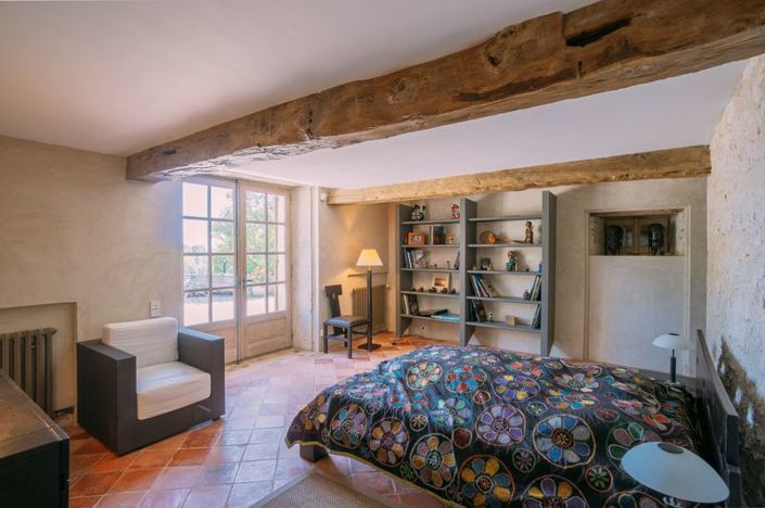 Image No.18-5 Bed House for sale