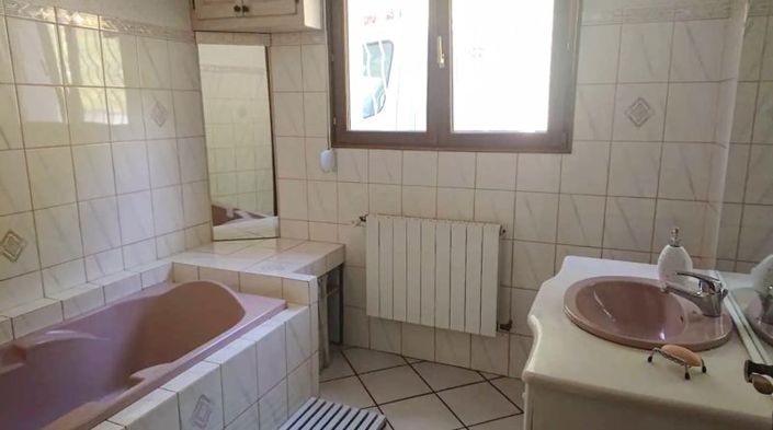 Image No.10-4 Bed House for sale