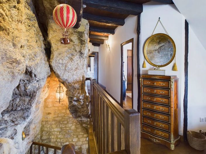 Image No.10-3 Bed House for sale