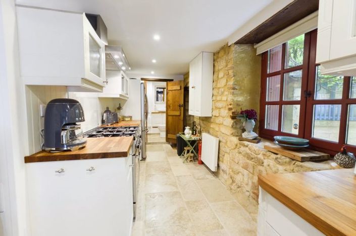 Image No.6-3 Bed House for sale