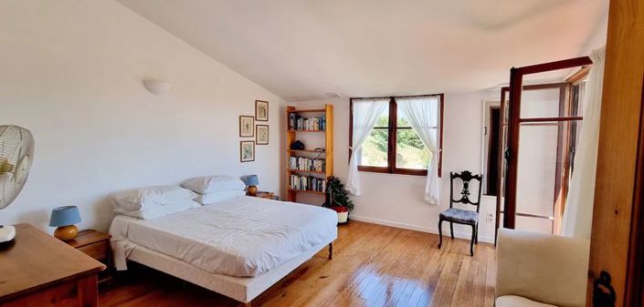 Image No.25-7 Bed House for sale