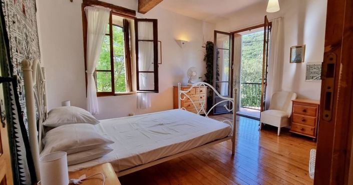 Image No.9-7 Bed House for sale