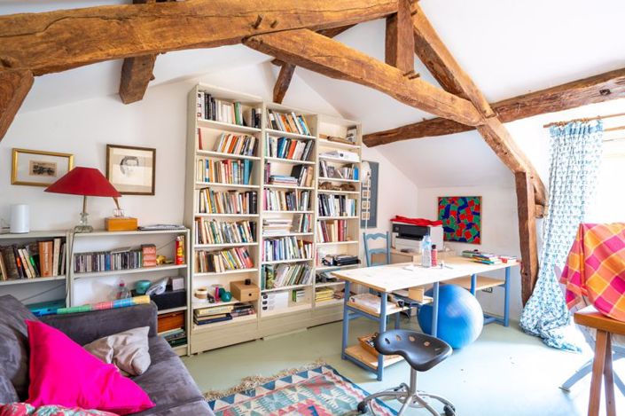 Image No.8-6 Bed House for sale